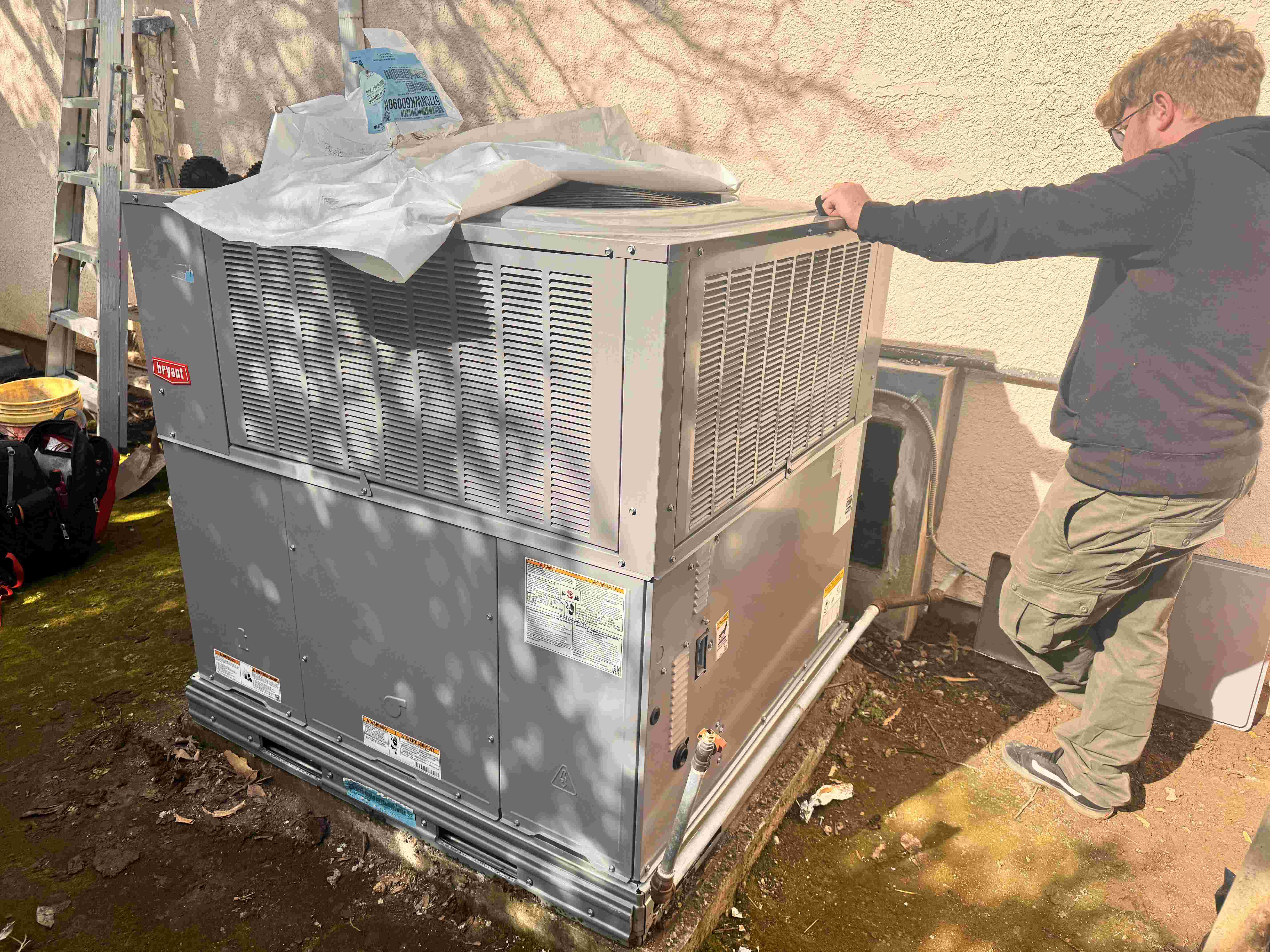 Bryant Residential Packaged System 14 Seer Model 577CNWK60090N Installation in Mountain View
